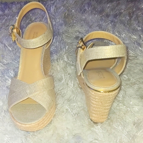Michael Kors Wedge Sandals 💛 - Picture 2 of 5